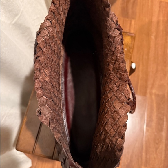 100% Leather Woven Tote - Picture 5 of 6